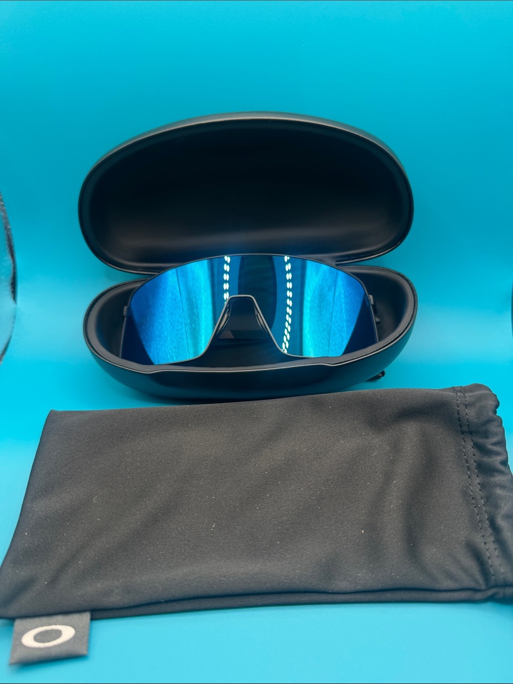 Oakley Black Protective Case with Blue Iridium Lens Sunglass Insert